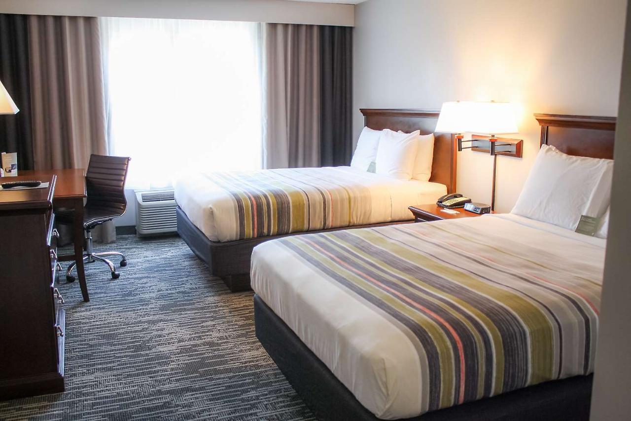 Country & By Radisson, Washington Dulles International Airport, Va Sterling