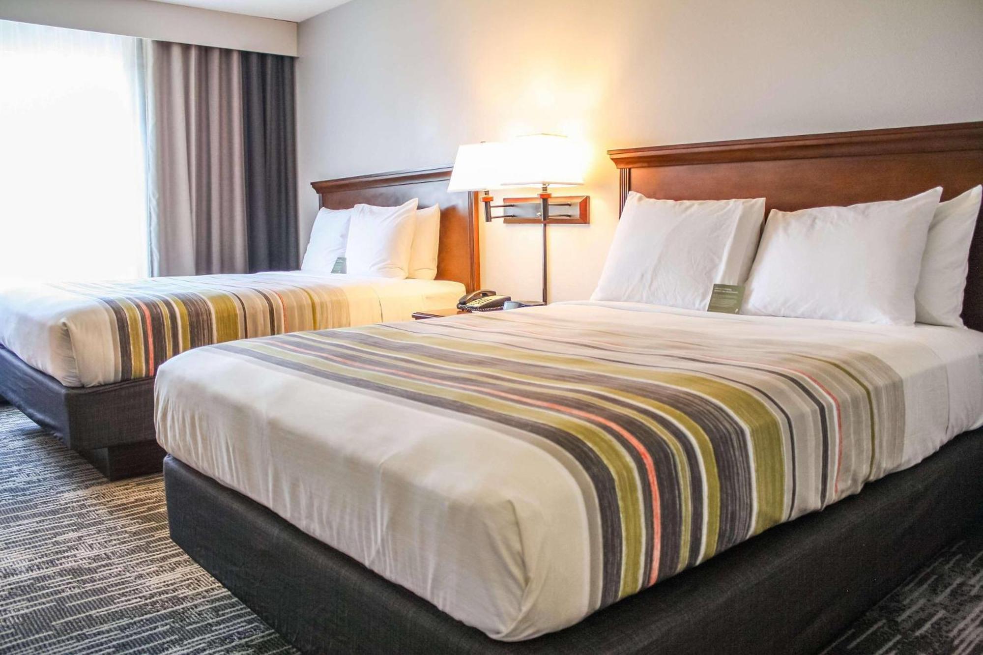 Hotel Country & By Radisson, Washington Dulles International Airport, Va Sterling