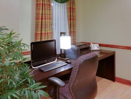 Hotel Country & By Radisson, Washington Dulles International Airport, Va Sterling
