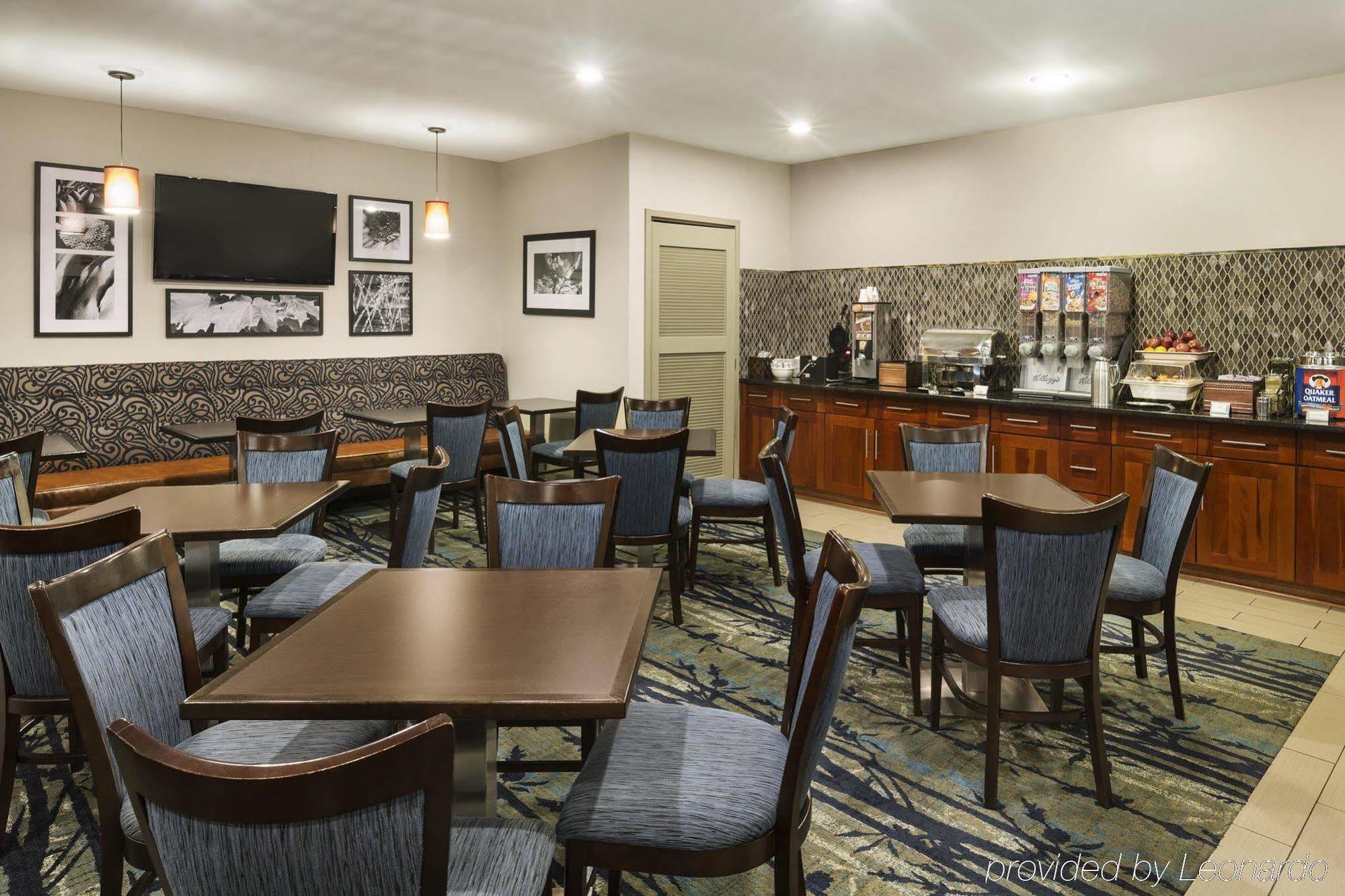 Country & By Radisson, Washington Dulles International Airport, Va Hotel Sterling