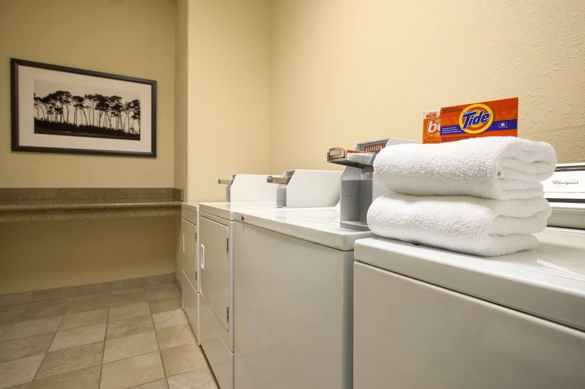 Hotel Country & By Radisson, Washington Dulles International Airport, Va