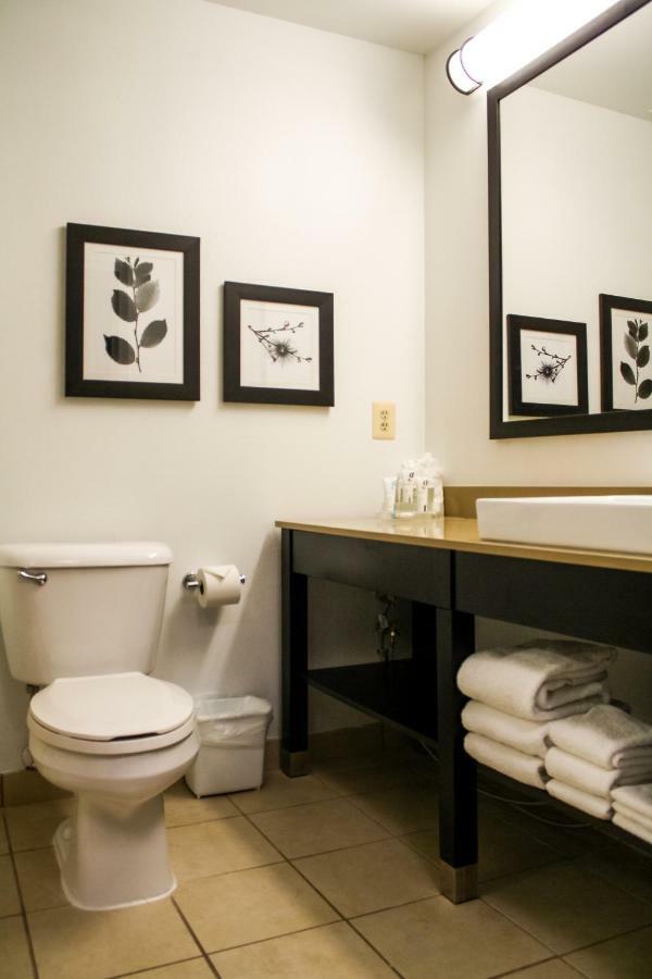 Hotel Country & By Radisson, Washington Dulles International Airport, Va Sterling
